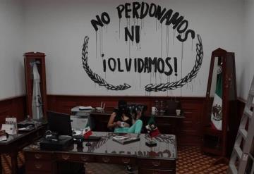 Noroña ataca a feministas que tomaron las instalaciones de la CNDH