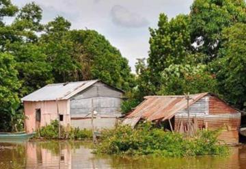 Usumacinta amenaza con inundar primeras casas