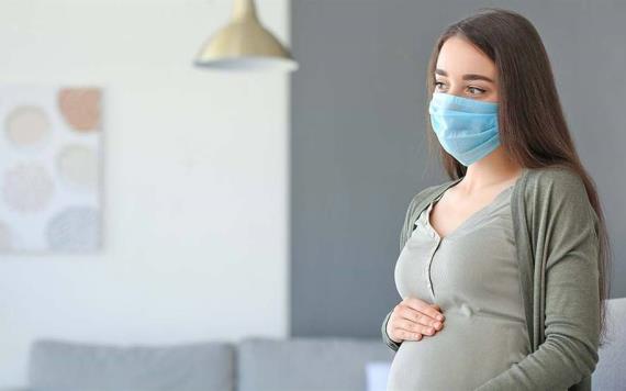 Síntomas de COVID-19 en embarazadas pueden durar hasta dos meses