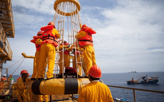 Cuatro petroleros caen de la Viuda en plataforma de Campeche