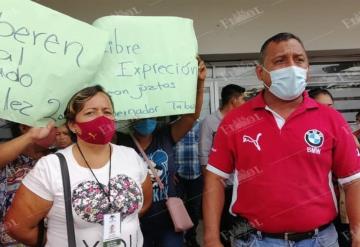 Familiares de detenidos en bloqueos se manifiestan en el Centro de Procuración de Justicia