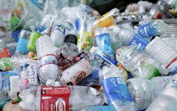 No hay empresas o negocios sancionados por ley que prohíbe el uso de de plásticos