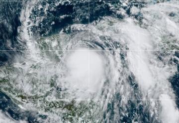 Tormenta tropical Zeta se convirtió en huracán de categoría 1