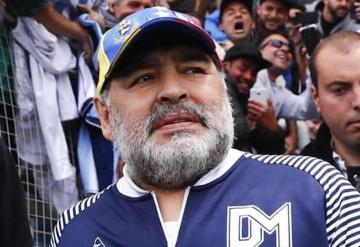 Maradona fue operado con éxito de un hematoma en la cabeza