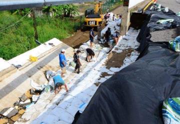 Instalan costalera en Puente La Pigua III