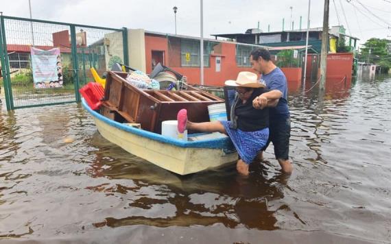 Colonias y rancherías de Centro continúan entre el agua