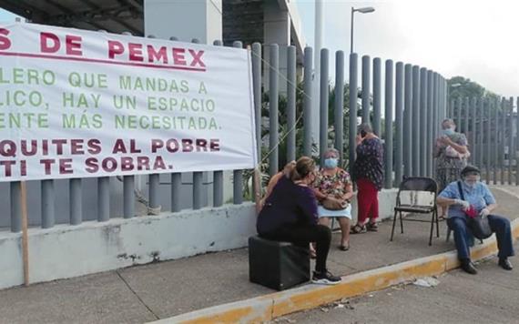 Jubilados de Pemex piden ser atendidos