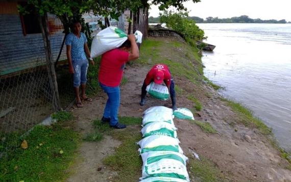 Familias temen que sus casas se vayan al fondo del Usumacinta