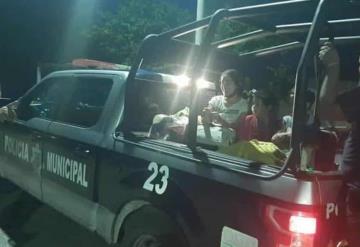 Ante el incremento del río Usumacinta, autoridades municipales auxilian a familias en Balancán