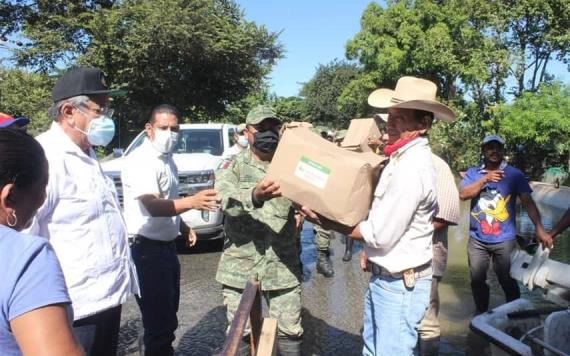 Ayuda alimentaria enviada por AMLO y López Hernández llega a ranchería Leona Vicario