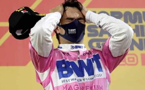 ¡Checo Pérez rompe en llanto! Suena el himno nacional mexicano en la Fórmula 1