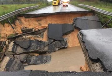 Arrancará programa de atención inmediata de caminos y puentes que resultaron dañados en Tabasco