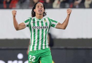 Diego Laínez felicitó a su hermano por su debut con el América