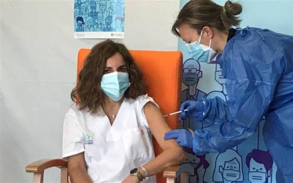 Comienzan a aplicar segunda dosis de vacuna en España