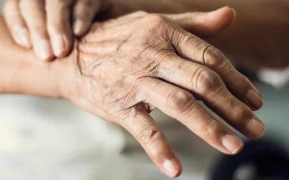 Smartwatches podrían monitorear los síntomas de pacientes con Parkinson