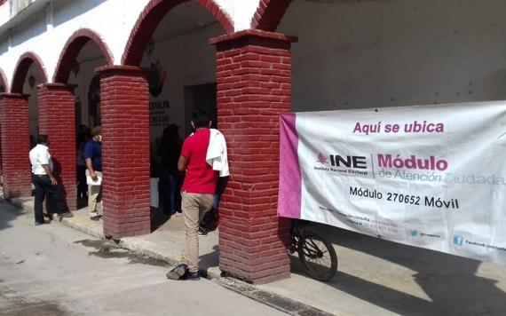 Largas filas en el último día de trámite de credenciales del INE en Tacotalpa