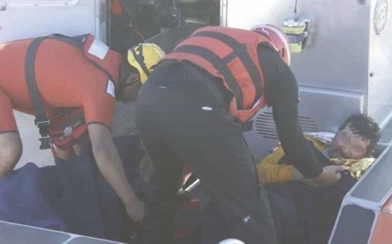 Semar rescata a náufragos en costas de Ensena