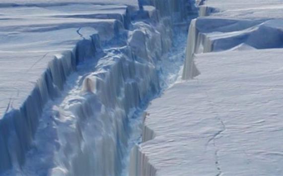 Satélite argentino captó la ruptura de un témpano antártico