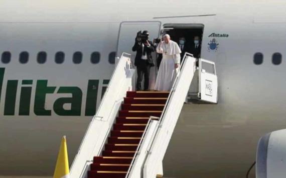 Papa de vuelta a Roma tras visita relámpago en Irak