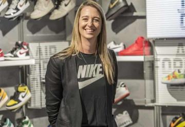 Vicepresidenta de Nike abandona la compañía