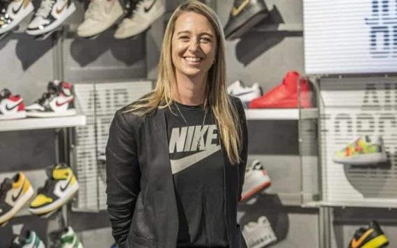 Vicepresidenta de Nike abandona la compañía