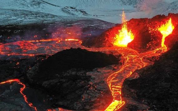 Erupción volcánica atrae la atención de turistas: Islandia