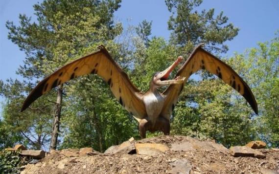 Un dinosaurio que utilizaba sus pulgares para escalar árboles