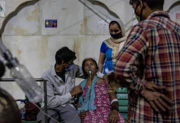 Crisis de hospitales por COVID-19 se agudiza en India 