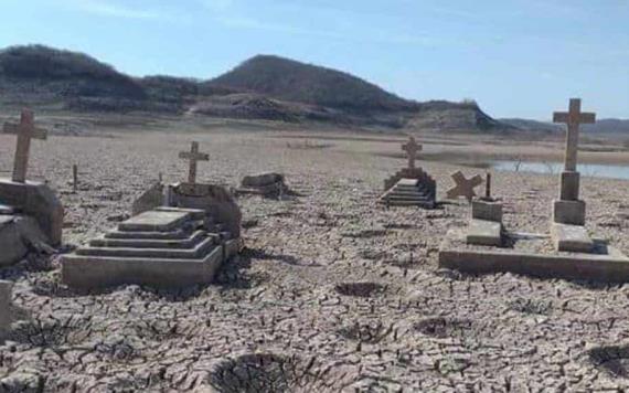 Estiaje en Sinaloa deja al descubierto vestigios de panteón