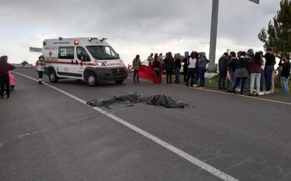 Mueren dos normalistas en Puebla durante protesta