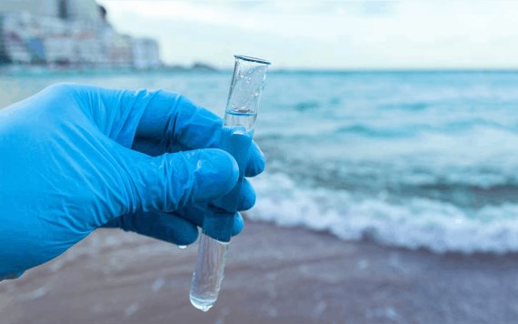 Científicos convierten agua de mar en potable en sólo 30 minutos con luz solar