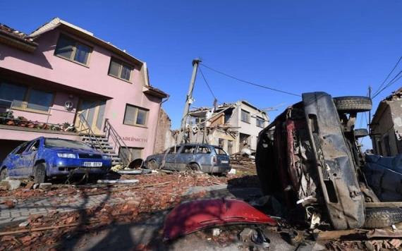 Tres muertos y 200 heridos tras un tornado en el sur de República Checa