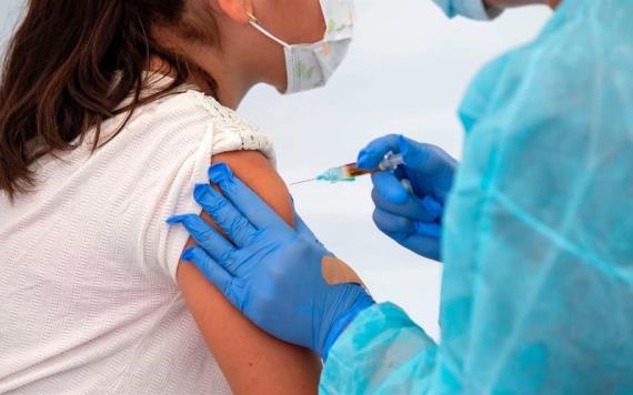 Autorizan vacuna en adolescentes; COFEPRIS le dio el visto bueno