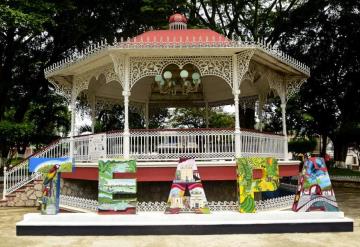 Colocan nombre de Teapa en parque central