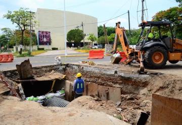 Reparación de socavón en un mes: Ayuntamiento de Centro