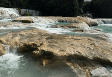 Encuentran cuerpo de una turista de Portugal que cayó en las cascadas de Agua Azul en Chiapas