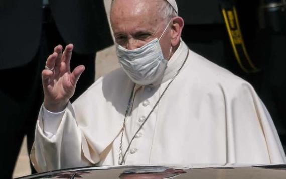 Pruebas al Papa resultan negativas tras fiebre durante recuperación: Vaticano