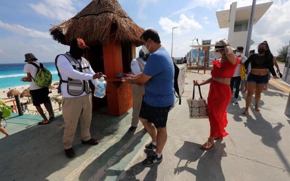 Ante llegada de extranjeros, trabajadores del sector turístico piden protección contra COVID