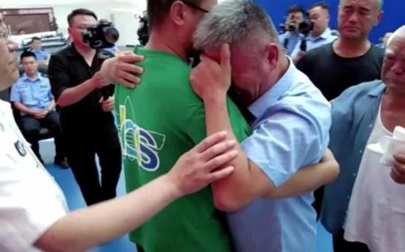 Video: Tras 24 años de búsqueda, padre se reúne con su hijo secuestrado 