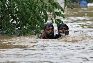 Inundaciones en India dejan al menos 43 muertos