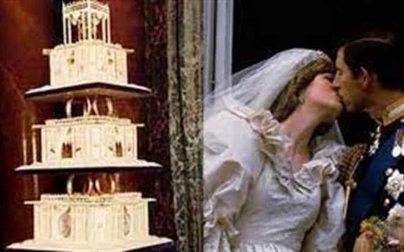 Subastan trozo de pastel de boda de Lady Di y el príncipe Carlos a 40 años de la celebración