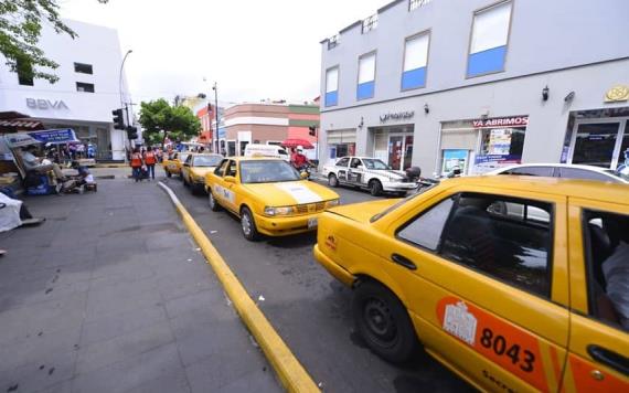 Pandemia afecta sus ingresos: Taxistas