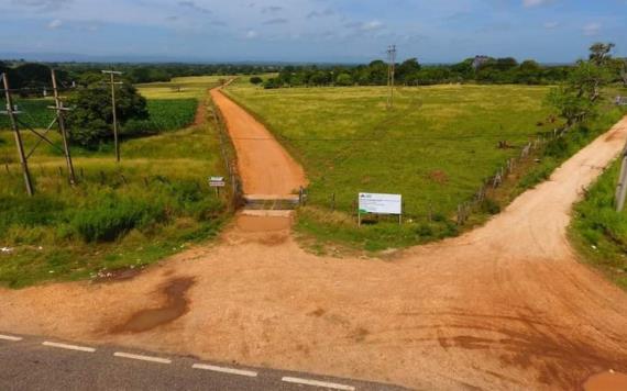 Entrega el Gobierno de Emiliano Zapata trabajos de rehabilitación en caminos rurales en el Ejido Río Final