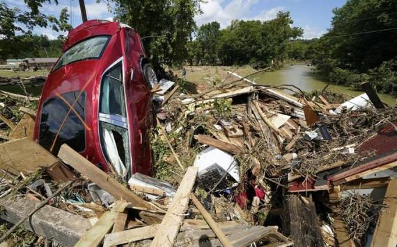 Inundación en Tennessee deja 15 muertos y 30 desaparecidos en EEUU