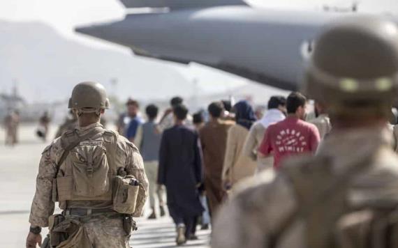 EU acelera desalojo en Afganistán; teme ataque