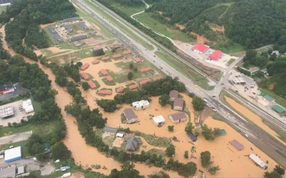 Inundaciones en Tennessee dejan al menos 21 muertos y decenas de desaparecidos
