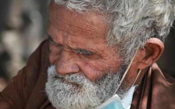 Dejan el cuerpo de un abuelito en un hospital