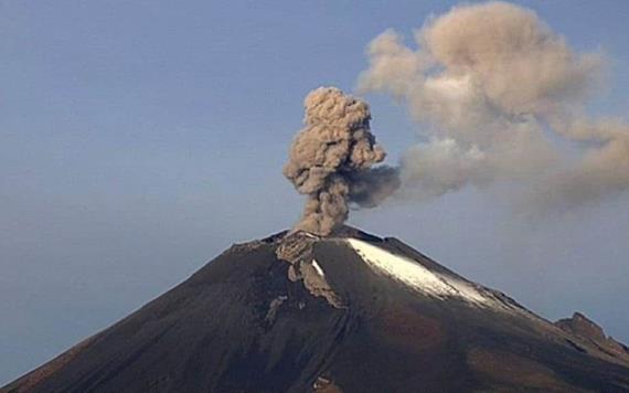 Septiembre va con todo, el Popocatépetl exhala columna de vapor y ceniza