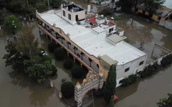 Se inunda pueblo mágico de Tequisquiapan; evacuan a habitantes y turistas