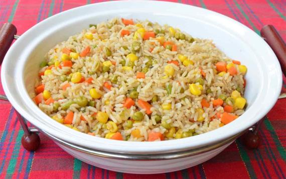 Deliciosa ensalada de arroz primavera
